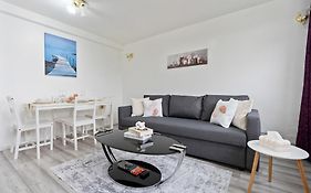 Modern 1-Bedroom Stockwell Apartment 15 Mins To Central London - Perfect Base For Exploring London